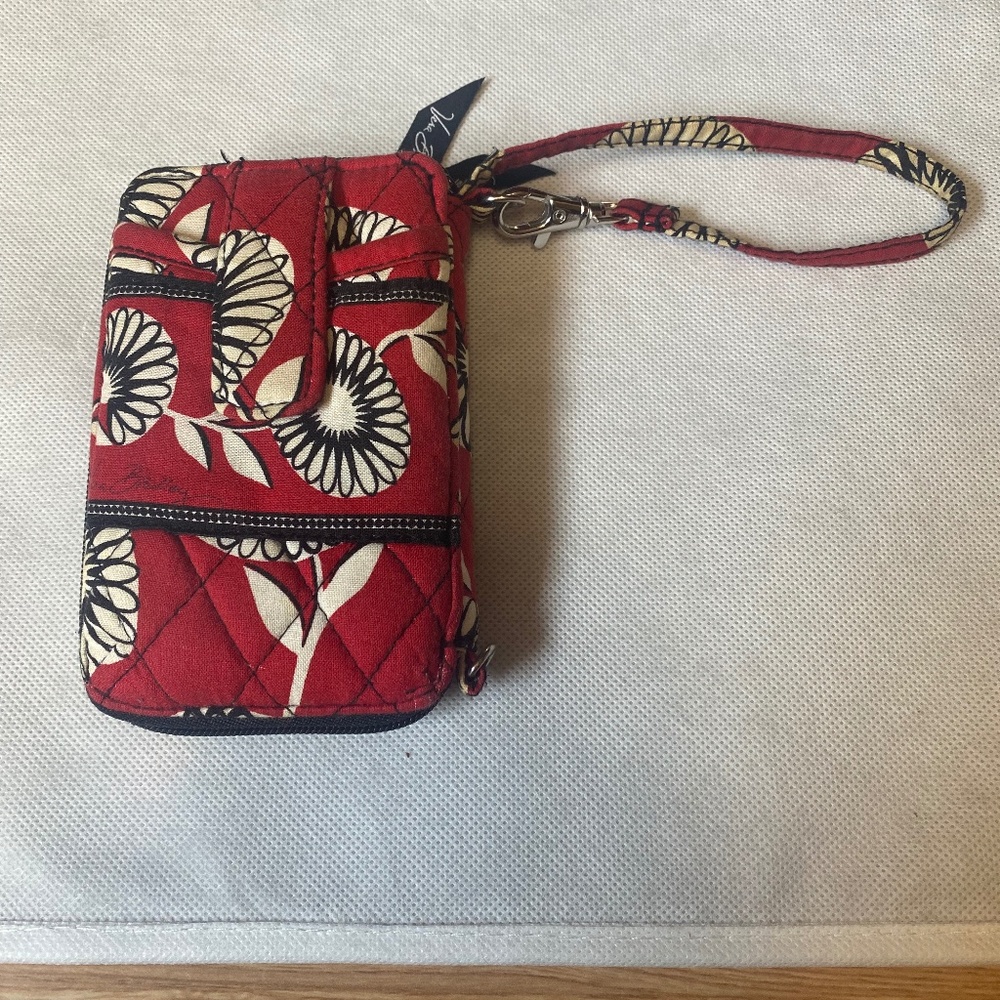 Vera Bradley Carry It All Wristlet Wallet in Deco Daisy pattern